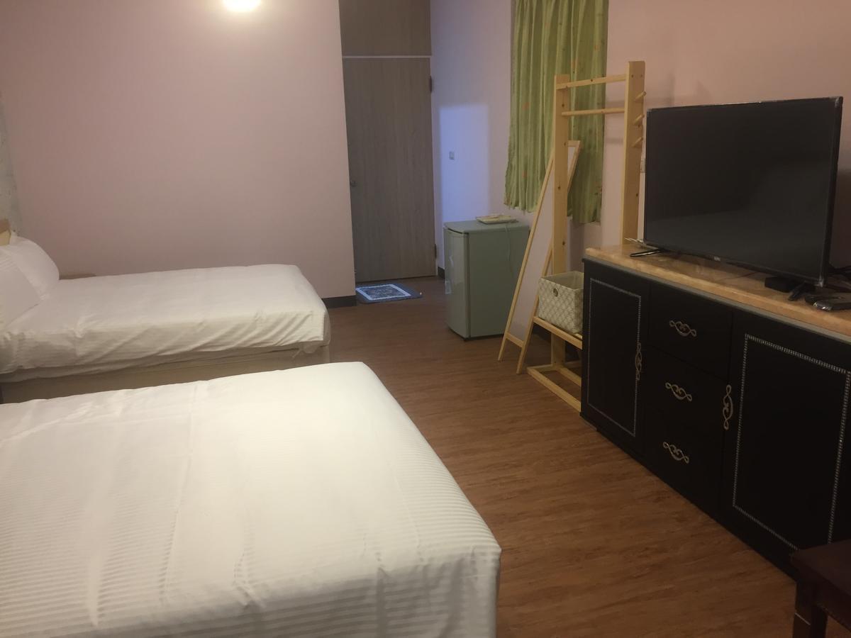 Traveler Station Otel Kaohsiung Dış mekan fotoğraf