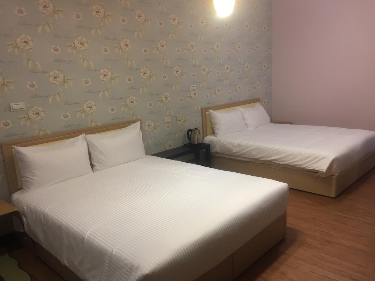 Traveler Station Otel Kaohsiung Dış mekan fotoğraf