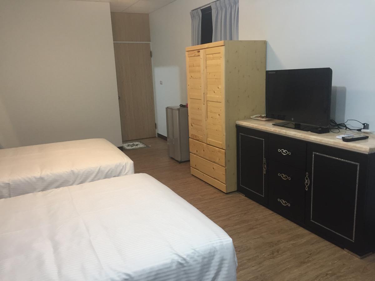 Traveler Station Otel Kaohsiung Dış mekan fotoğraf