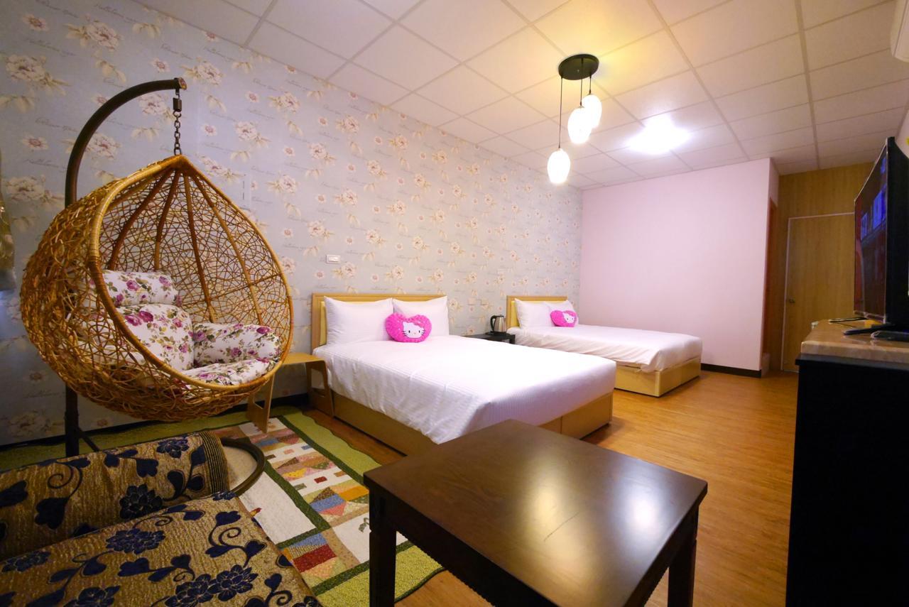 Traveler Station Otel Kaohsiung Dış mekan fotoğraf