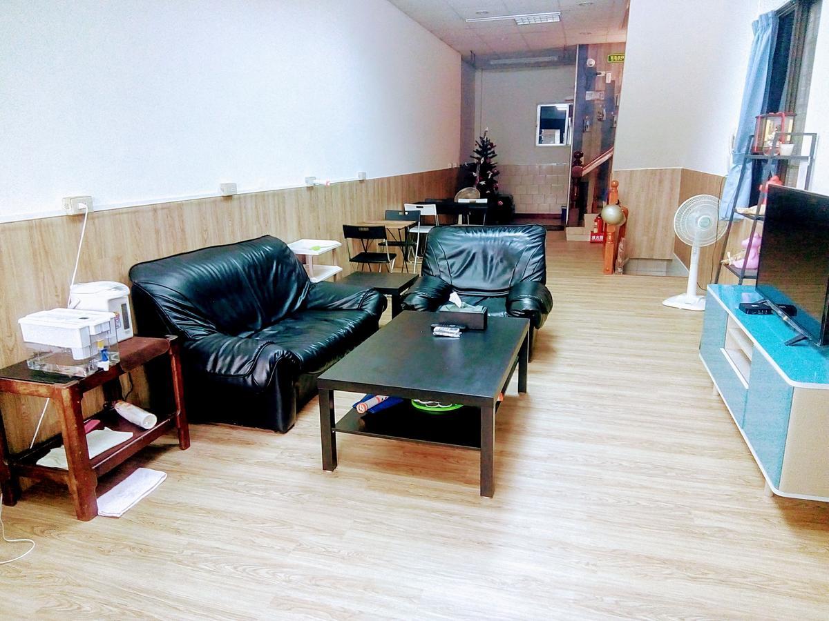 Traveler Station Otel Kaohsiung Dış mekan fotoğraf